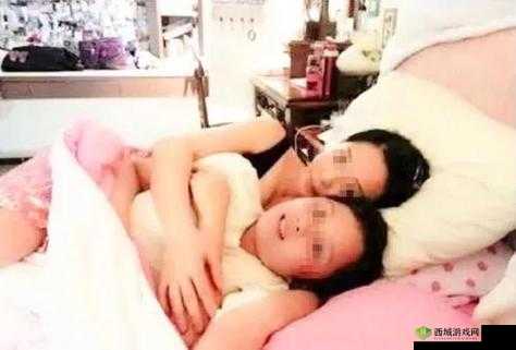 从后面抱着妈妈突然脸一红:这是为何