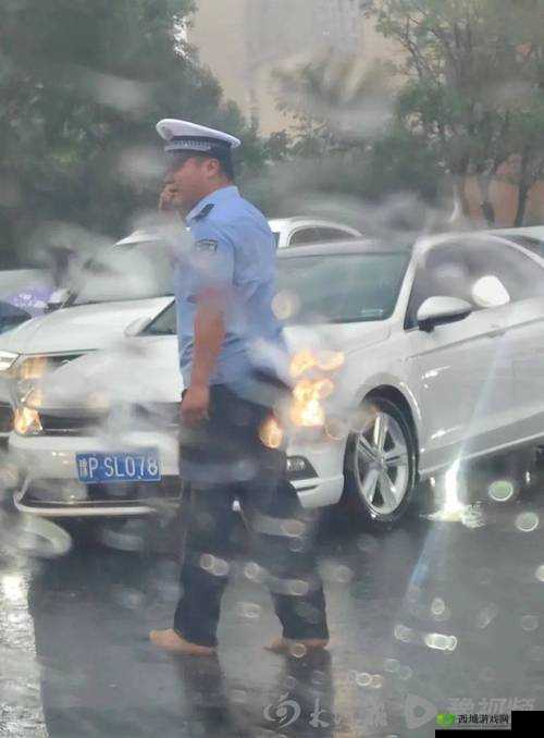 外勤中突然下雨麻妃:雨中的意外与惊喜