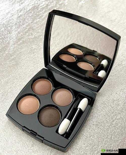 探索 Chanel 四色眼影:色彩魅力与时尚风格的完美融合